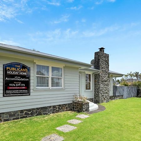 The Publican'S Palace Whitianga Exterior foto