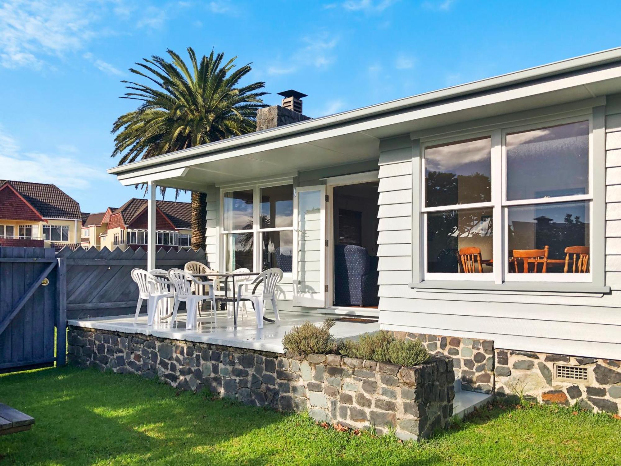 The Publican'S Palace Whitianga Exterior foto